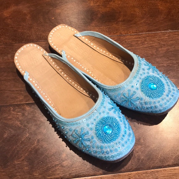 Cute beaded sandals Sz 8 - Picture 2 of 3